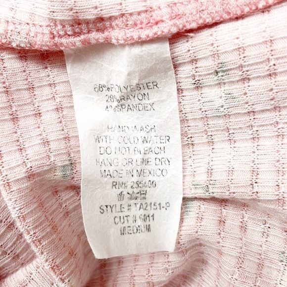 Urban Episode pink floral print crop top - Picture 4 of 5